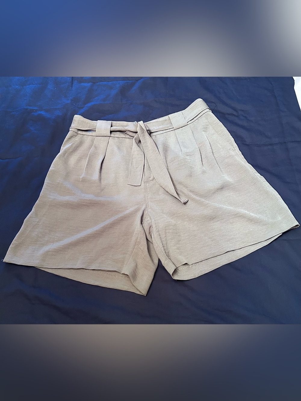 High-Waist Tie-Belt Women’s Shorts - Khaki - size 10